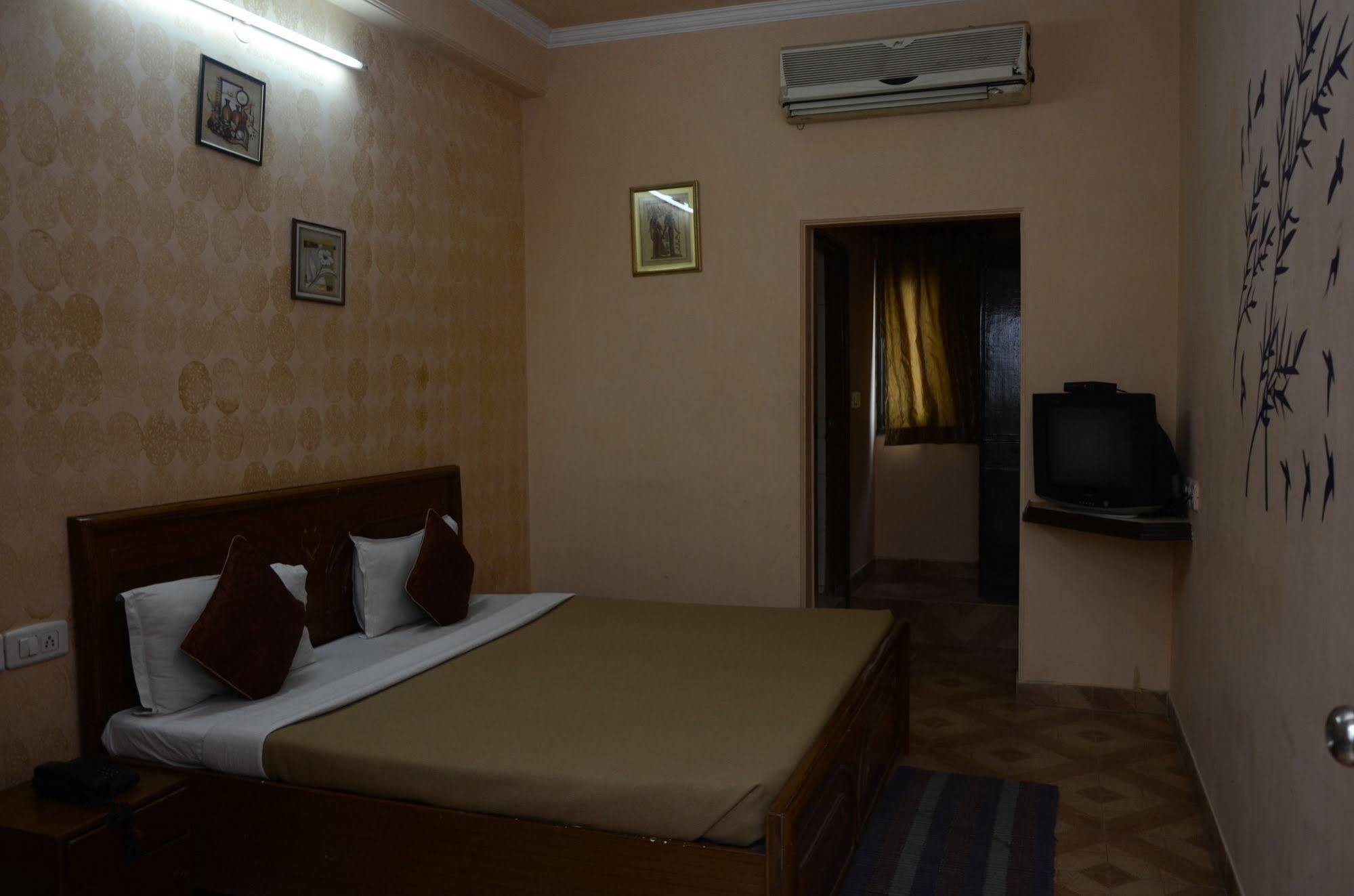 Hotel Fabexpress Grand Shoba Nueva Delhi Exterior foto